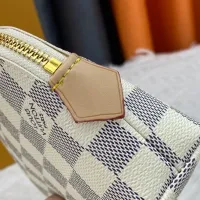 $34.00 USD Louis Vuitton LV Cosmetic Pouches For Women #1441645