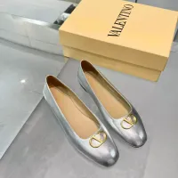 $105.00 USD Valentino Flat Shoes For Women #1442518