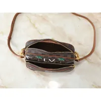 $60.00 USD Louis Vuitton Messenger Bags For Women #1443679