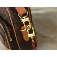 $60.00 USD Louis Vuitton Messenger Bags For Women #1443684