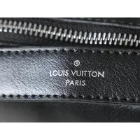 $60.00 USD Louis Vuitton Messenger Bags For Unisex #1443692