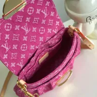 $182.00 USD Louis Vuitton AAA Quality Messenger Bags For Women #1443833