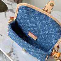 $150.00 USD Louis Vuitton AAA Quality Messenger Bags For Women #1443836