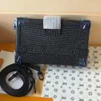 $170.00 USD Louis Vuitton AAA Quality Messenger Bags For Women #1443937