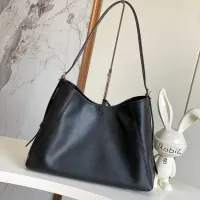 $205.00 USD Louis Vuitton AAA Quality Shoulder Bags For Women #1443964