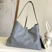 $202.00 USD Louis Vuitton AAA Quality Shoulder Bags For Women #1443969