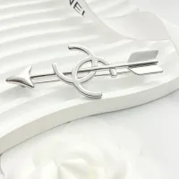 $34.00 USD Chanel Brooches For Women #1449442