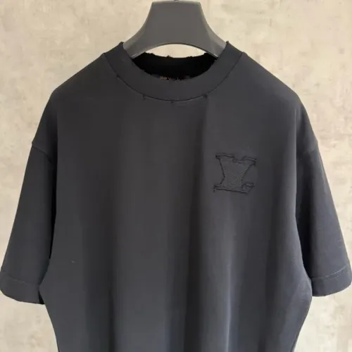 Replica Louis Vuitton LV T-Shirts Short Sleeved For Unisex #1461603 $48.00 USD for Wholesale