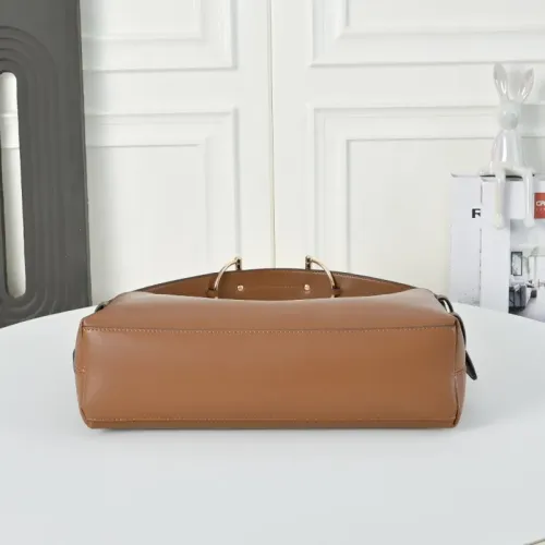Replica Gucci AAA Quality Handbags For Women #1462718 $85.00 USD for Wholesale