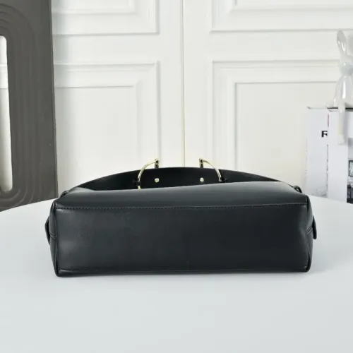 Replica Gucci AAA Quality Handbags For Women #1462720 $85.00 USD for Wholesale
