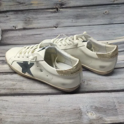 Replica Golden Goose Casual Shoes For Women #1462747 $98.00 USD for Wholesale