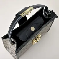 $76.00 USD Gucci AAA Quality Messenger Bags For Women #1462739