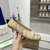 $76.00 USD Burberry Flat Shoes For Women #1462805