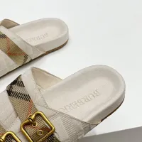 $64.00 USD Burberry Slippers For Men #1463212